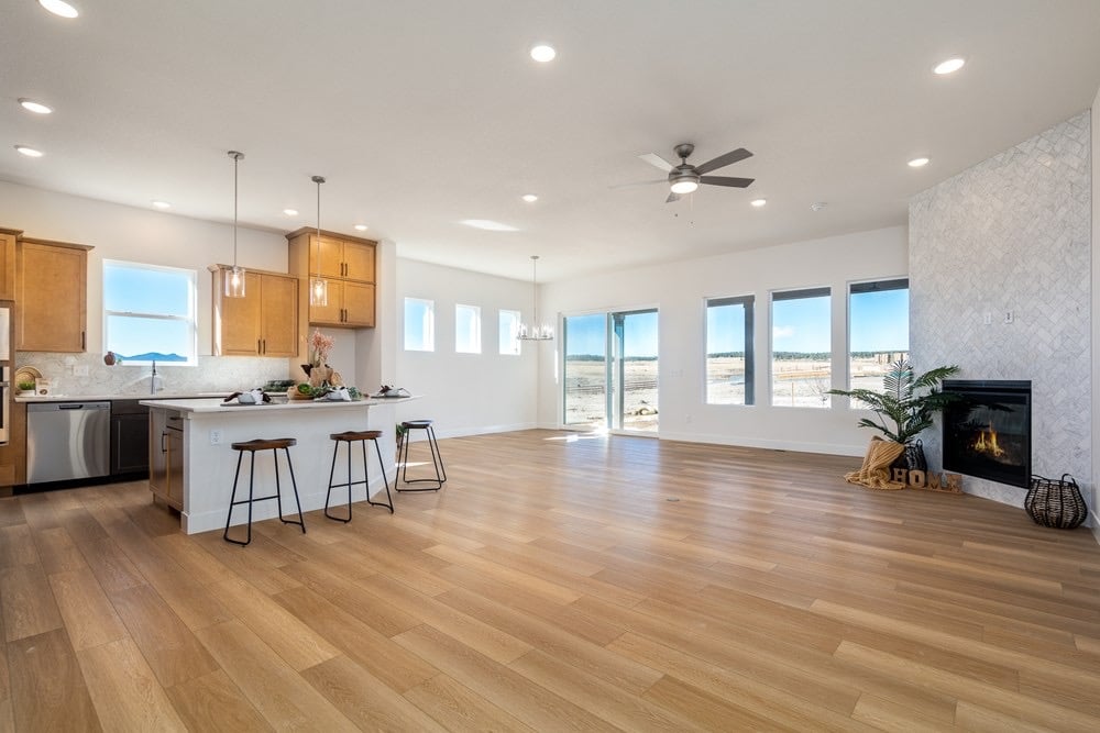 9553 - Modern Ranch Home