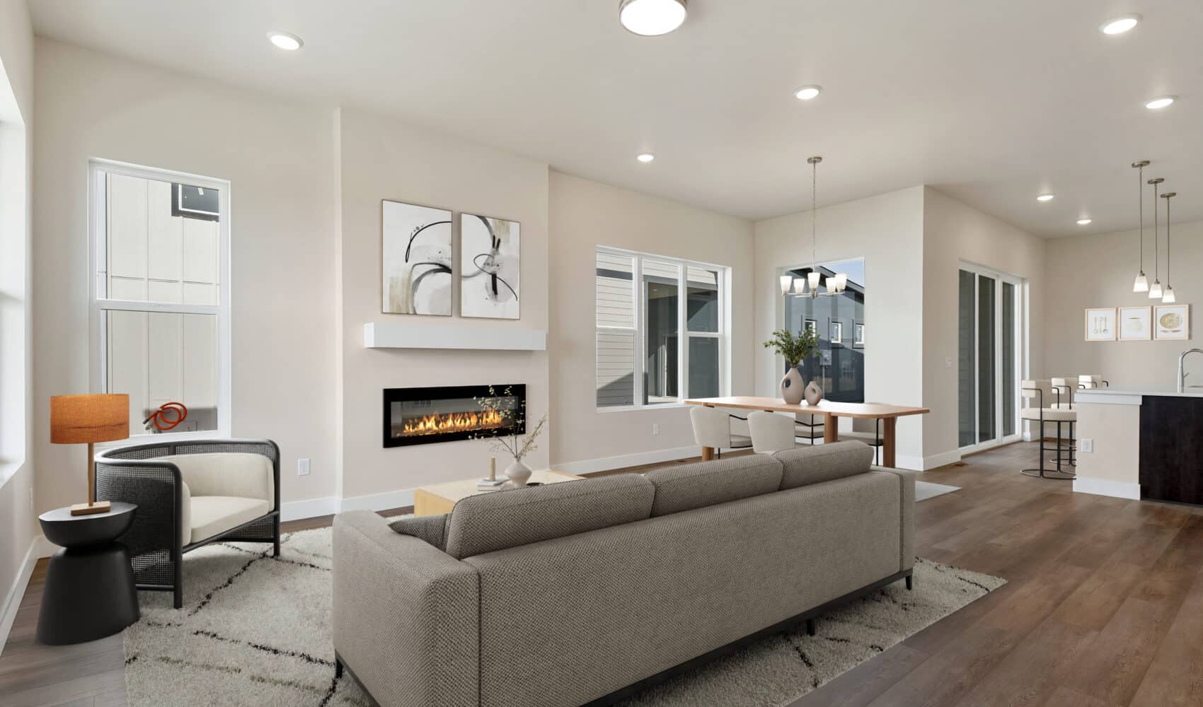 9412 Roseate View - Spacious Hall