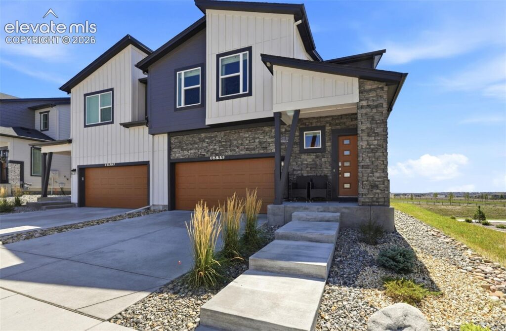 6899 Knapp Dr - 2-story plan